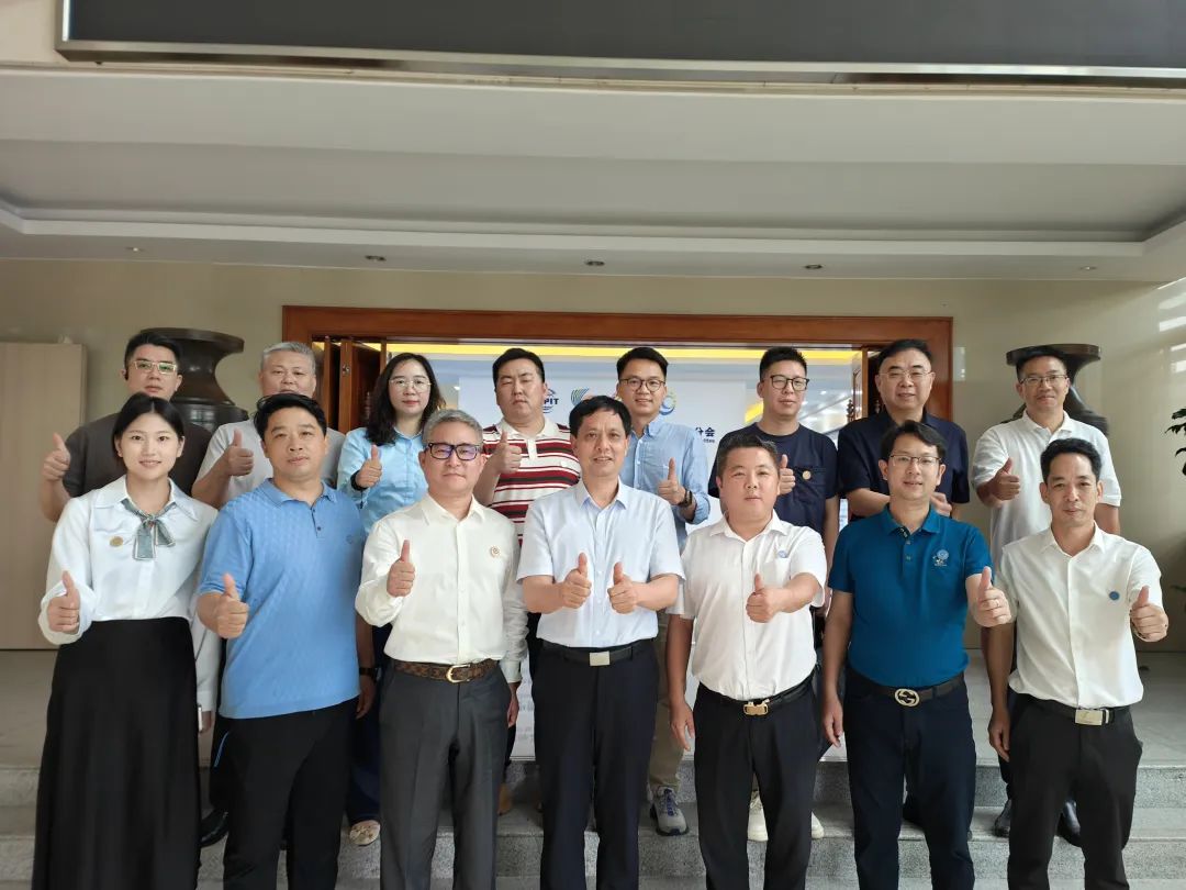 6月25日，我会受邀参加广西县域电商发展促进会交流座谈会及南宁江楠国际水果交易中心项目推介会暨招商启动仪式